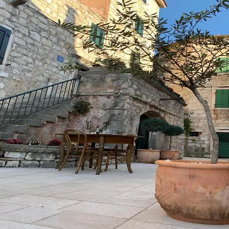 Bella * Stari Grad (Hvar)